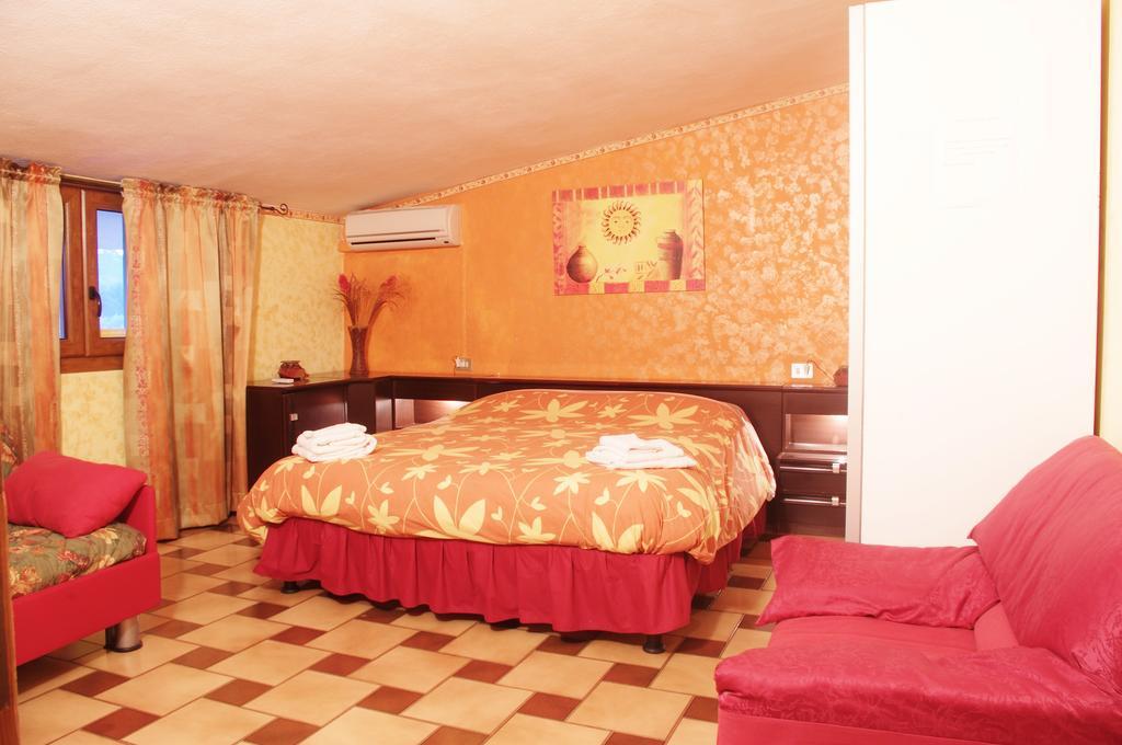 B&B Fantar House Carbonia Cameră foto