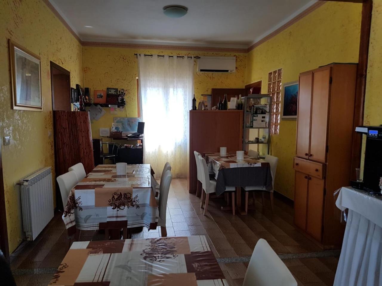 B&B Fantar House Carbonia Exterior foto